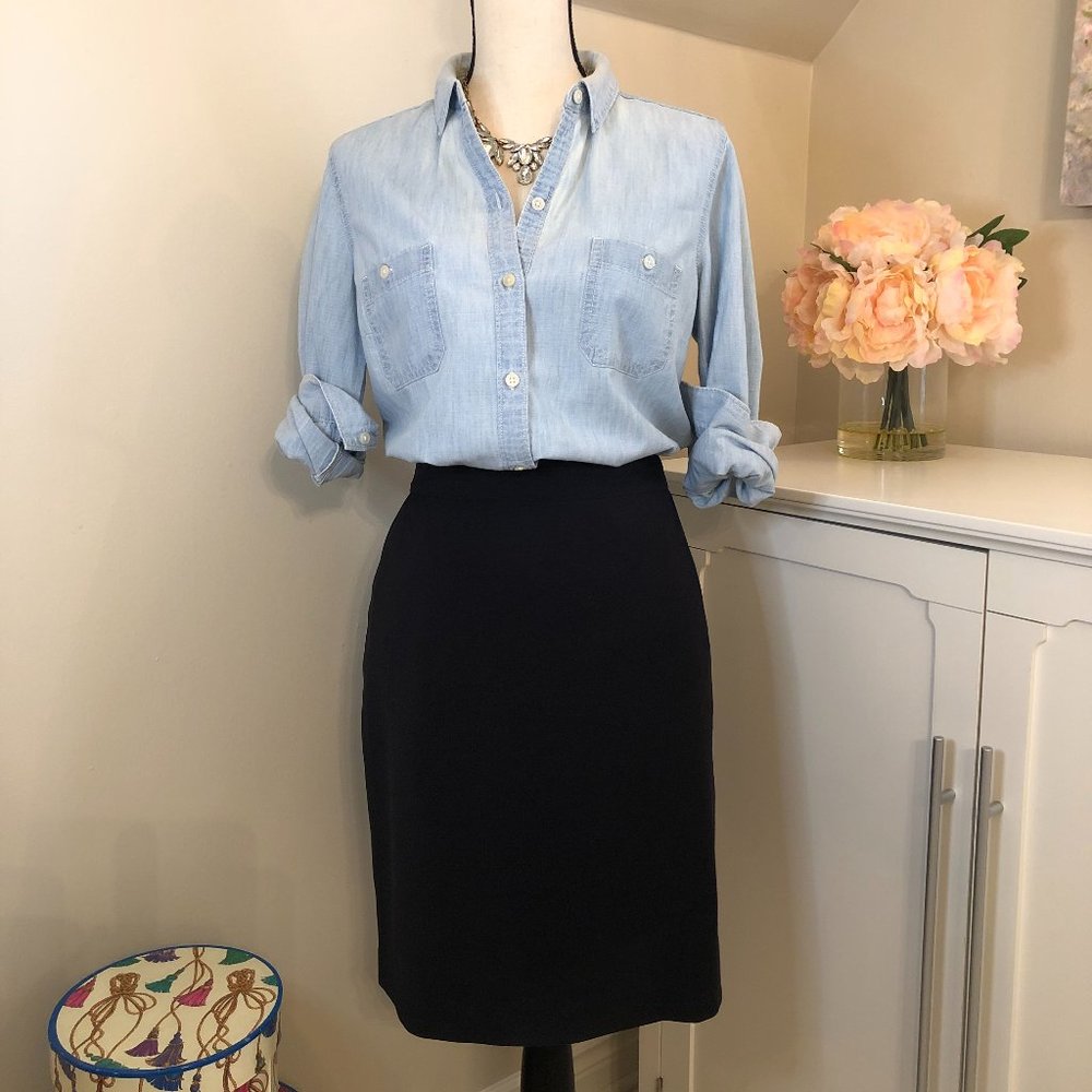 Talbots, Navy Blue Seasonless Wool Blend Pencil Skirt, Size. 10P